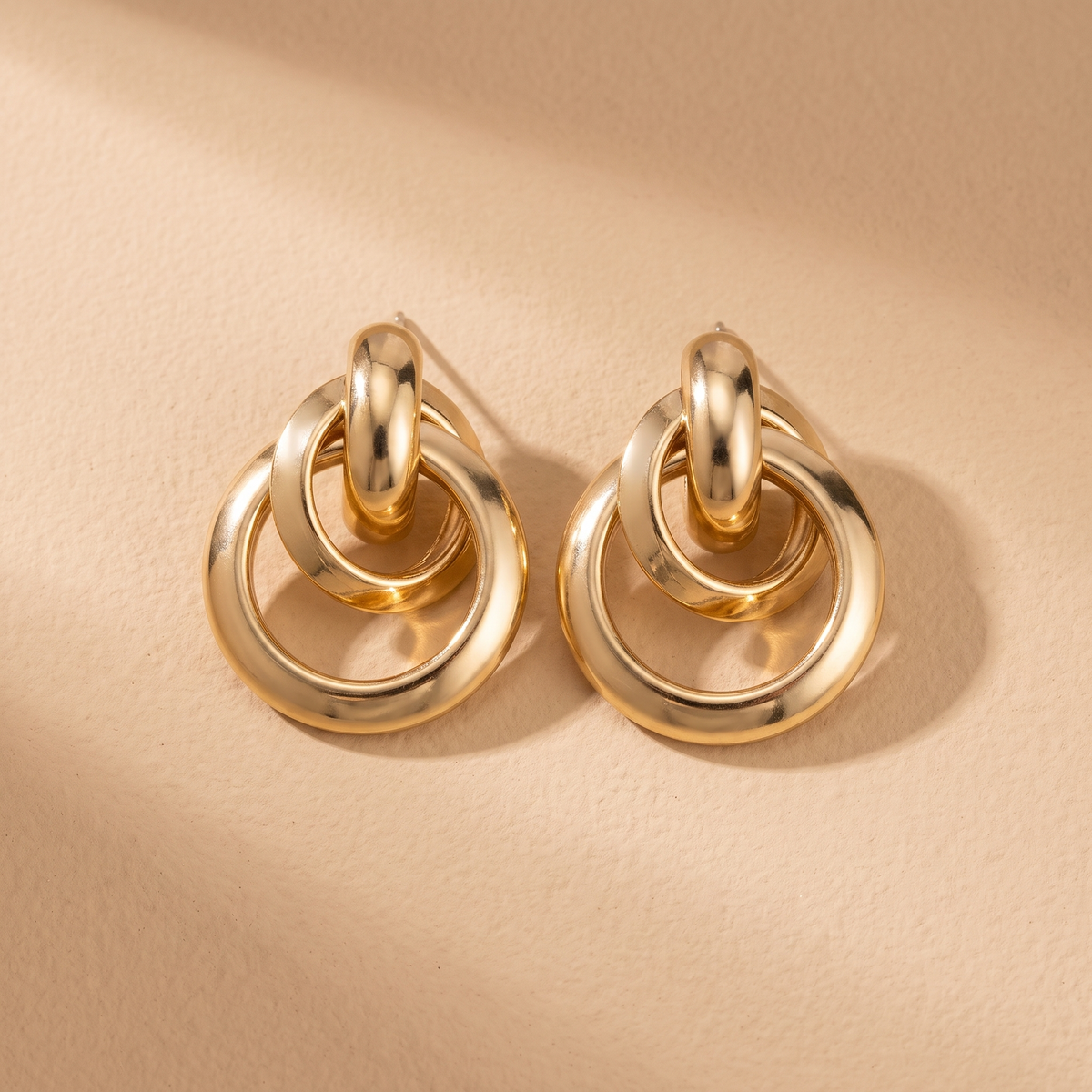 Elegant Gold Hoop Earrings