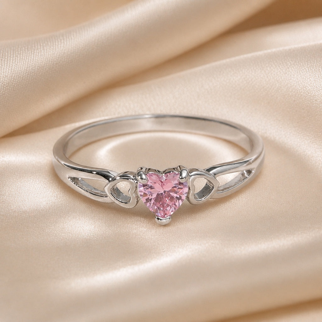 Rosalie: White gold ring with a heart-shaped zirconia