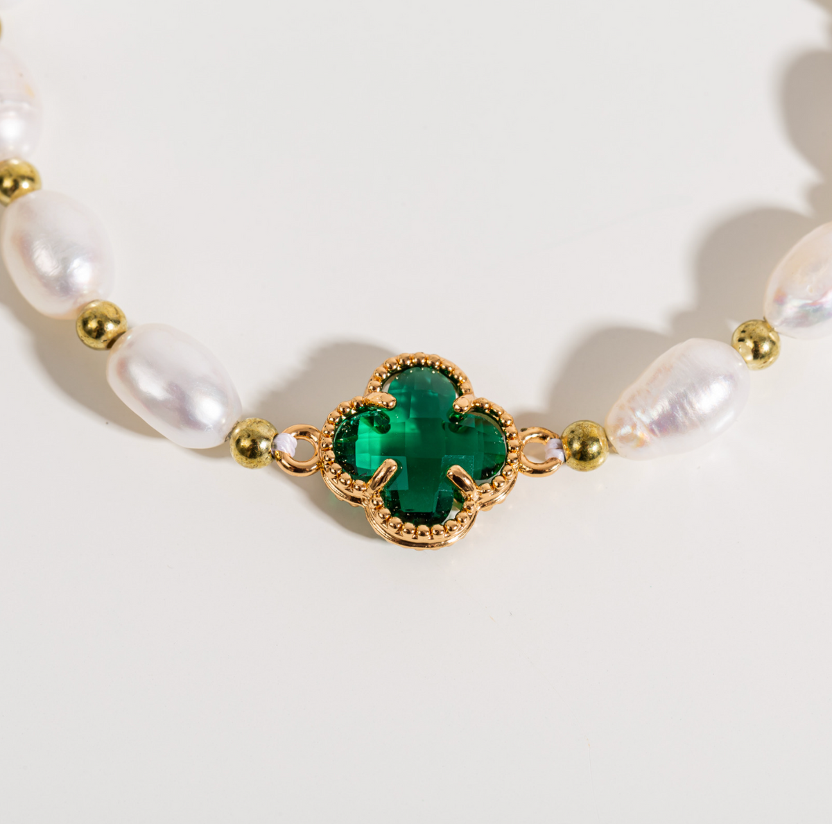 Emerald Cloverleaf Bracelet with Emerald and Pearls in Gold