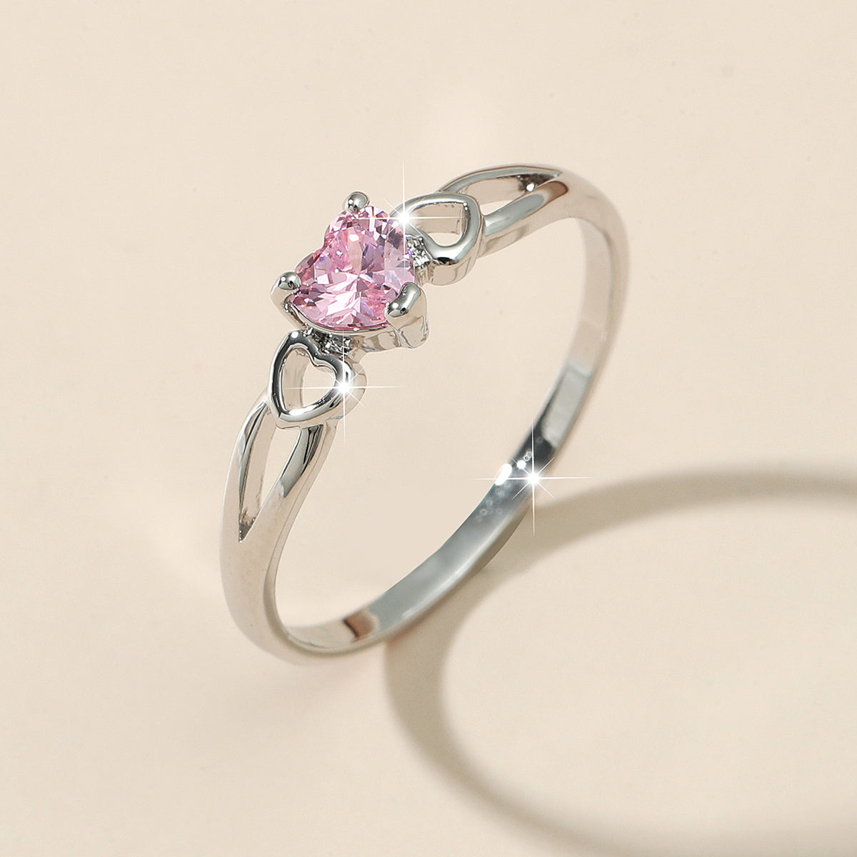 Rosalie: White gold ring with a heart-shaped zirconia